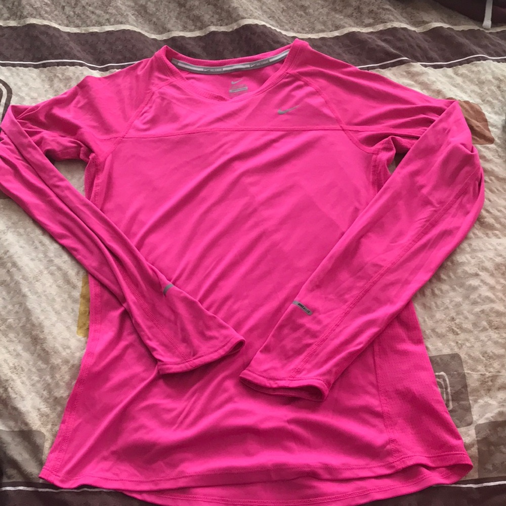 NIKE running long sleeve